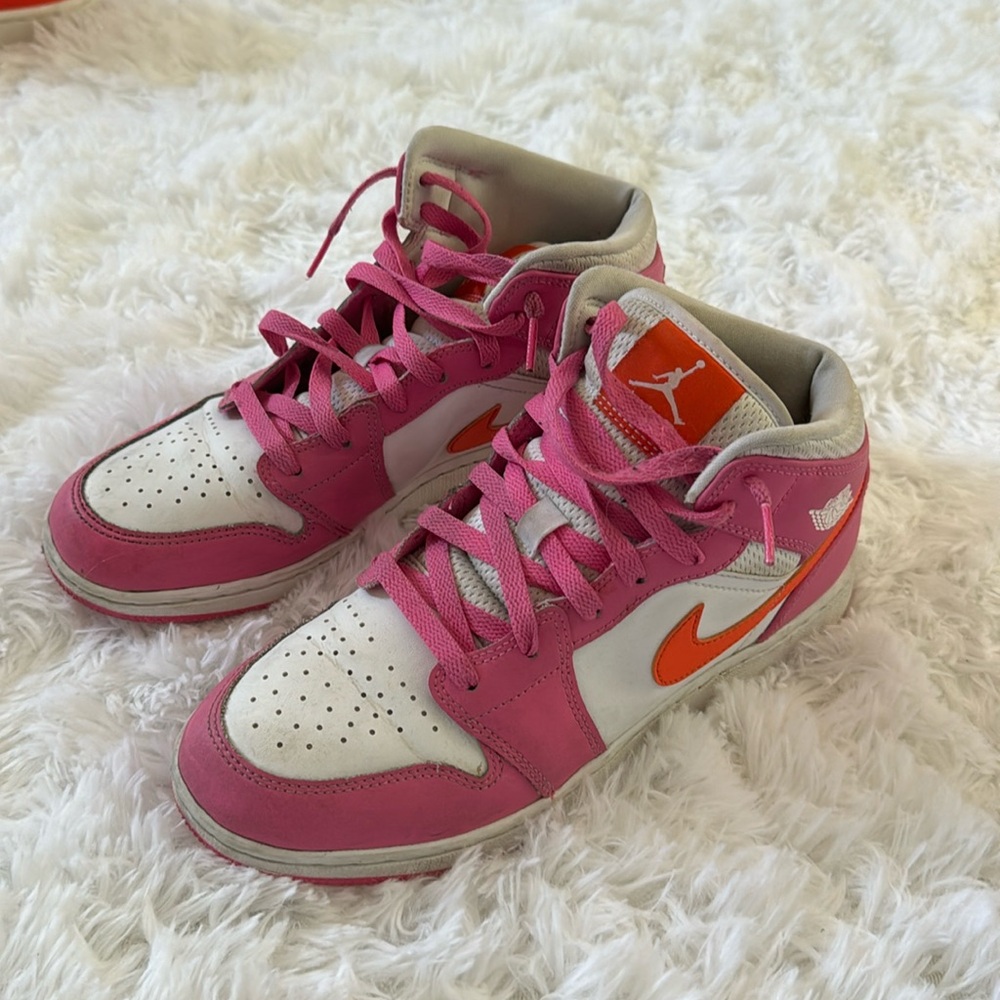 Air Jordan 1 Mid GS ‘Pinksicle Orange